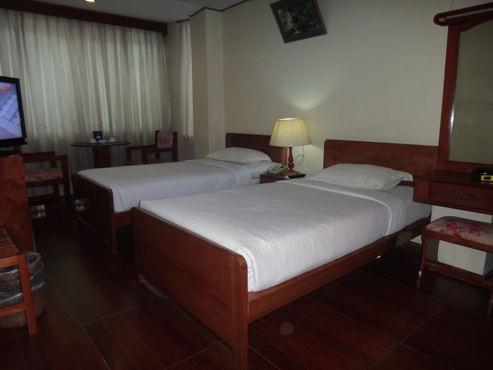Chit Sayar Hotel Yangon Exterior foto